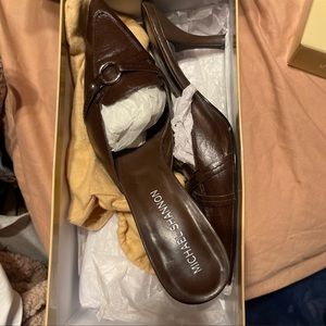 Brown women’s heels size 8